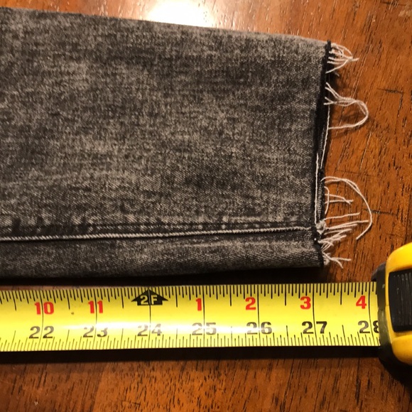 Old Navy Rockstar Button Up Super Skinny High Rise Raw Hem Jeans - Picture 11 of 11